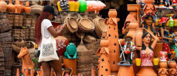 Em janeiro de 2026, o turismo internacional no Brasil movimentou US$ 731 milhões, com 1,4 milhão de visitantes. Argentina lidera entradas, e setor representa 8% do PIB, segundo Embratur.