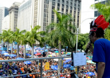Carnaval do Rio chega ao último dia com o Monobloco como destaque e programação intensa de blocos em toda a cidade.