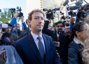 Presença de Mark Zuckerberg em tribunal federal intensifica debate global sobre impacto das redes sociais na saúde mental de menores.
