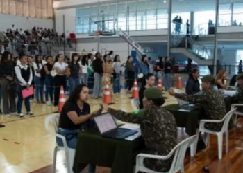 Forças Armadas recebem primeiras mulheres do Serviço Militar Inicial no Brasil