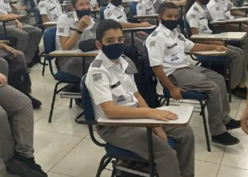 Regras de aparência em escolas cívico-militares de SP são suspensas pela Justiça