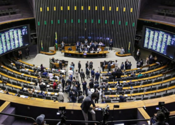 Salários da Câmara e Senado sobem e impactam R$ 790 milhões das contas públicas