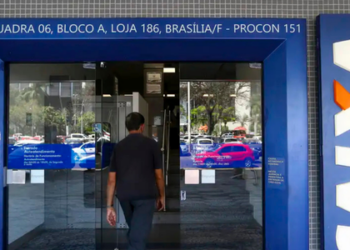 Agências bancárias fecham durante o Carnaval e retomam atendimento ao meio-dia da Quarta-feira de Cinzas. Pix funciona 24h e boletos podem ser pagos sem multa no dia 18.