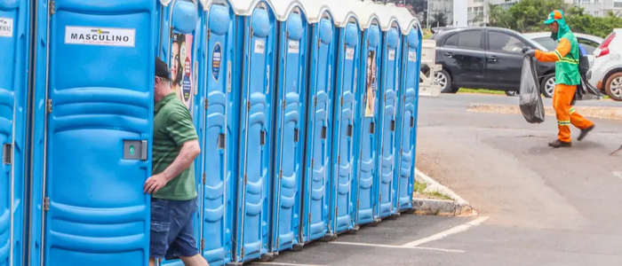 Durante o Carnaval, segurar a urina aumenta o risco de infecção urinária, principalmente para mulheres. Especialistas recomendam hidratação, higiene e rotina de micção adequada.