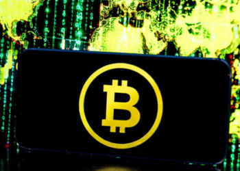  Governo propõe cobrança de IOF sobre compra de stablecoins, com alíquota de 3,5% e isenção para transações de até R$ 10 mil, buscando integrar mercado digital e reduzir evasão tributária.