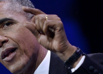 Em entrevista a podcast, Barack Obama comentou sobre a existência de extraterrestres, disse que nunca viu evidências e negou conspirações envolvendo a Área 51.
