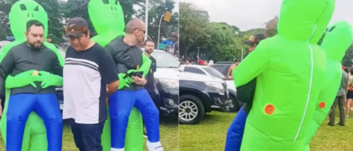 Polícia usa fantasias de ET para agir em bloco de Ivete Sangalo em São Paulo