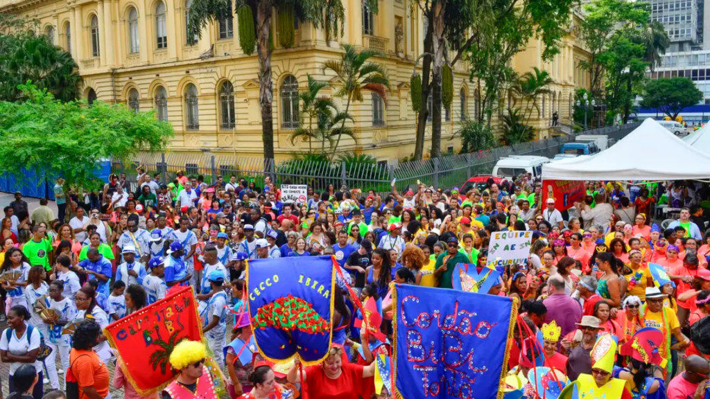 Domingo de Carnaval tem megablocos com Michel Teló, Pocah e programação em toda São Paulo
