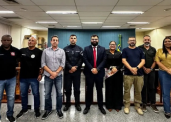 Quissamã e Carapebus definem regras e medidas de segurança para o Carnaval 2026, incluindo horários, proibições de som e garrafas de vidro, garantindo festa organizada e segura.
