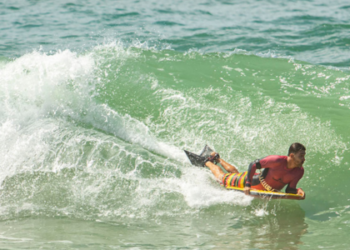 A primeira etapa do Macaé Master Bodyboarding 2026 acontece em 28 de fevereiro na Praia dos Cavaleiros, reunindo atletas de várias categorias e reforçando o turismo e a economia local.
