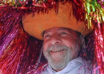 Justiça rejeita tentativa de barrar apresentação da Acadêmicos de Niterói no Carnaval do Rio.