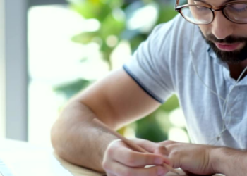 Rede municipal de ensino de Rio das Ostras recebe novas formações continuadas on-line voltadas ao desenvolvimento profissional e à melhoria das práticas pedagógicas.