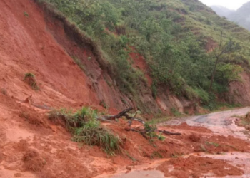 Equipes da Prefeitura de Macaé seguem mobilizadas para recuperar acessos e restabelecer a circulação na região serrana após fortes chuvas.