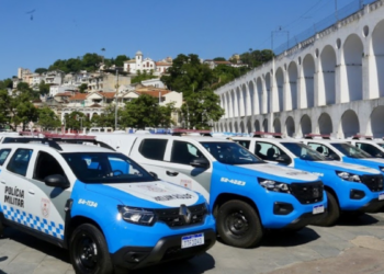 Operação da PM no Rio de Janeiro impede crime na BR-493 e prende suspeito apontado como líder de grupo criminoso.