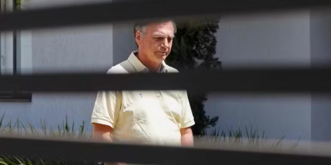 Bolsonaro segue na UTI com pneumonia e médicos dizem que não há previsão de alta