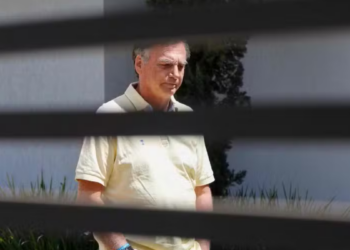 Bolsonaro segue na UTI com pneumonia e médicos dizem que não há previsão de alta