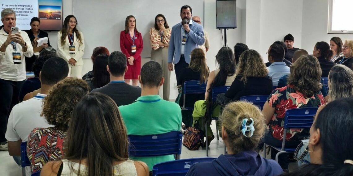 Novo programa melhora adaptação de servidores e serviços públicos.