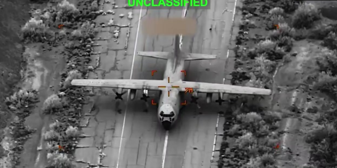 Estados Unidos divulgam imagens de ataques contra aeronaves iranianas e informam que operação militar já atingiu mais de 5 mil alvos no Irã.