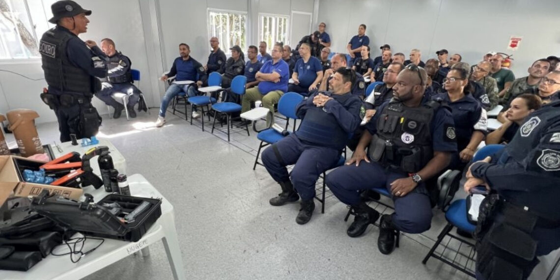 Capacitação da Guarda Municipal de Rio das Ostras reforça preparo com equipamentos não letais.