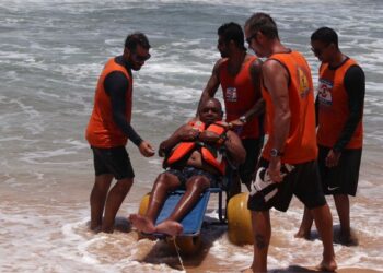 Iniciativa garante banho de mar assistido no município