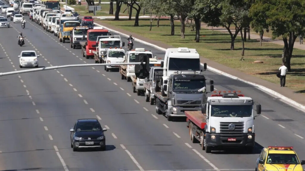 Planalto prepara ações para conter paralisação e reduzir impacto do ICMS sobre combustíveis