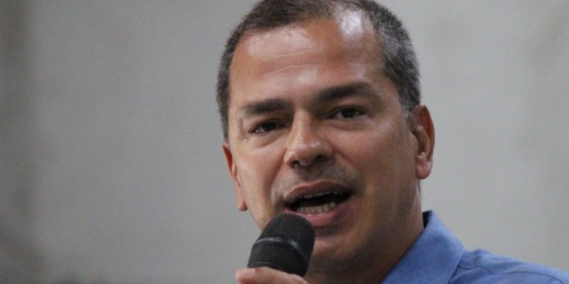 Frederico Paes diz estar preparado para assumir a Prefeitura de Campos caso Wladimir Garotinho deixe o cargo para disputar as eleições de 2026. Decisão do prefeito deve sair em breve.
