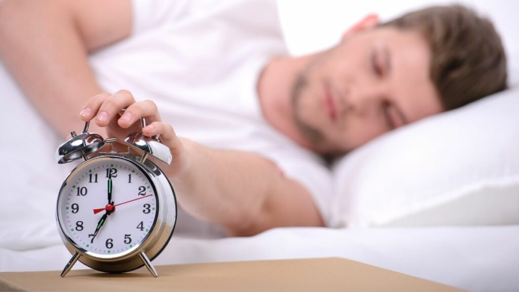 Estudo aponta ligação entre sono e risco de demência