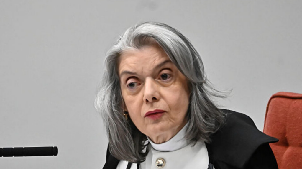 Relato de ameaça contra Cármen Lúcia gera alerta em Brasília. Autoridades ainda não confirmaram o caso.