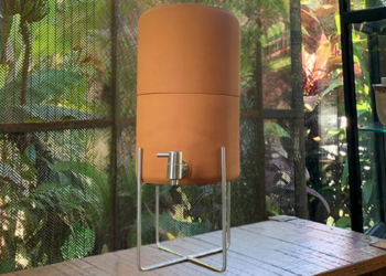 Filtro de barro vira tendência na decoração e une tradição, estilo e sustentabilidade nas casas brasileiras.