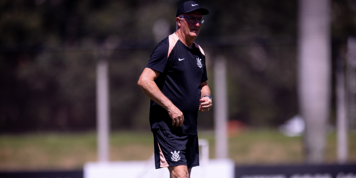 Corinthians inicia semana decisiva com foco no desempenho ofensivo.