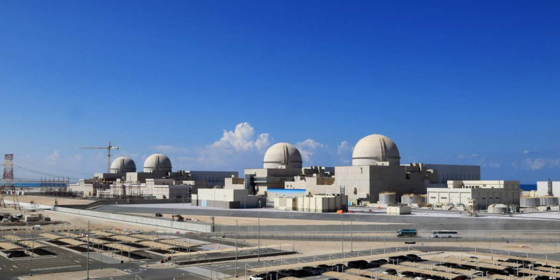 Usinas estratégicas como Barakah e o complexo de Jebel Ali estão entre as principais infraestruturas energéticas do Golfo, consideradas sensíveis em cenários de conflito