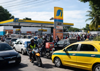Índia enfrenta impactos da crise no Estreito de Ormuz com alta de preços, risco logístico e temor de desabastecimento.