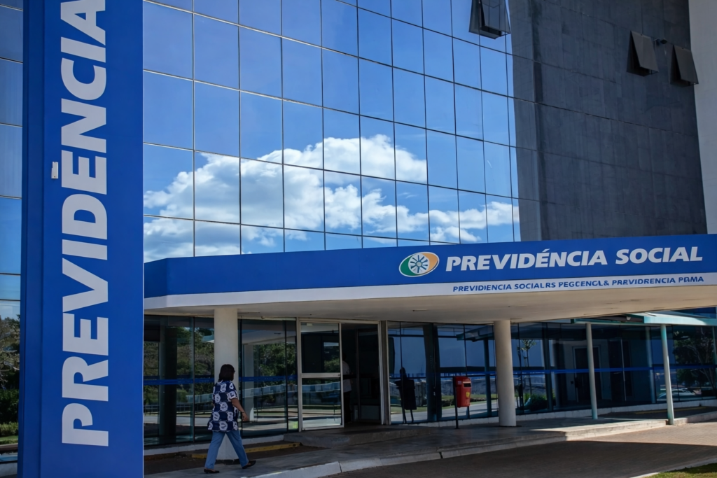 Saiba como acompanhar a devolução dos descontos associativos indevidos pelo Meu INSS.