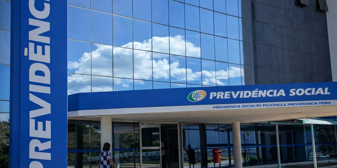 Saiba como acompanhar a devolução dos descontos associativos indevidos pelo Meu INSS.