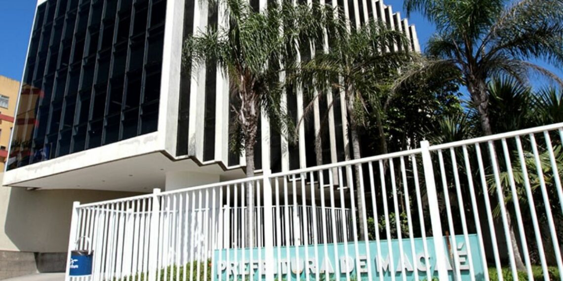 Macaé oferece atendimento especial para orientar servidores sobre cálculos salariais