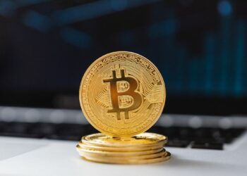 Governo regulamenta destino de ativos digitais confiscados do crime.
