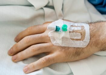 Auxílio pode cobrir transporte, hospedagem e alimentação.