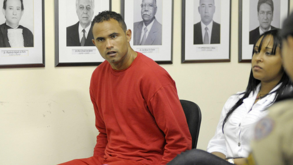Justiça do Rio considera o ex-goleiro Bruno Fernandes foragido após descumprir regras da liberdade condicional no caso Eliza Samudio.