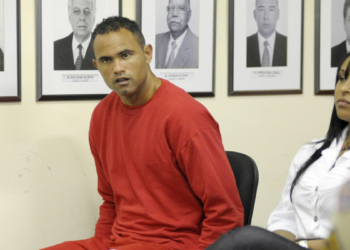 Justiça do Rio considera o ex-goleiro Bruno Fernandes foragido após descumprir regras da liberdade condicional no caso Eliza Samudio.