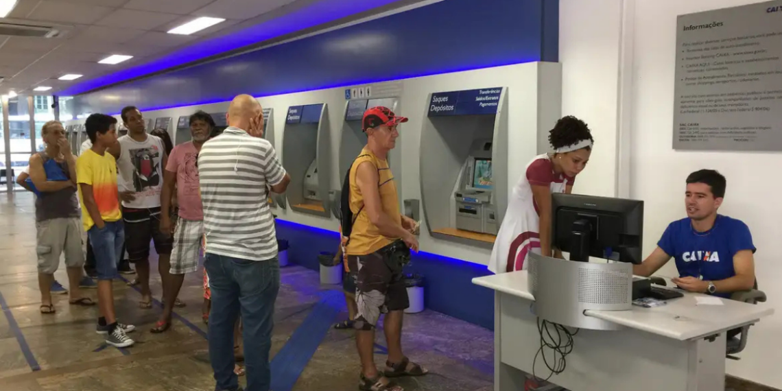 Na Sexta-feira Santa (3), agências bancárias não terão atendimento presencial e TED não será processada, mas PIX, internet banking e caixas eletrônicos funcionam normalmente.