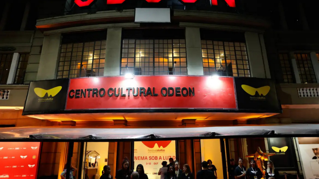 O Cine Odeon completa 100 anos no Rio de Janeiro destacando sua importância histórica, cultural e o apoio contínuo ao cinema nacional.