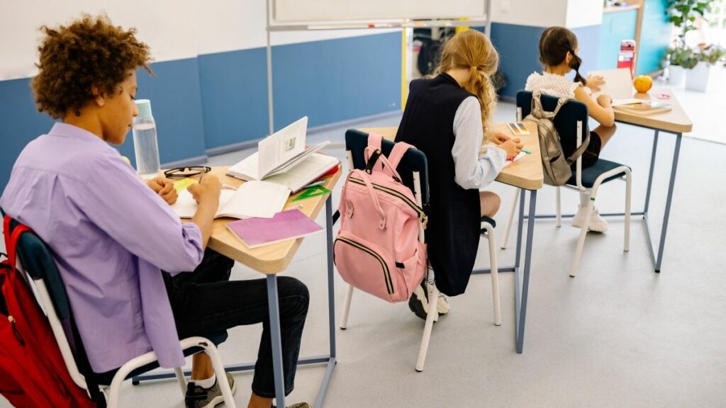 Educação de Rio das Ostras inicia ciclo de avaliações de português e matemática.