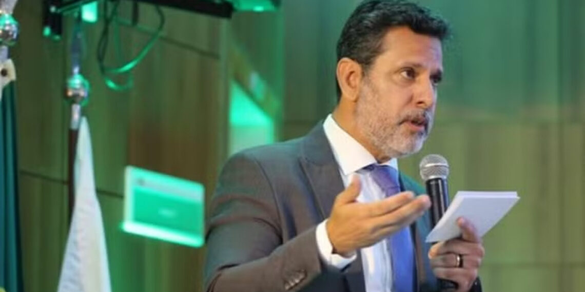 Reprodução/Instagram Este trecho é parte de conteúdo que pode ser compartilhado utilizando o link https://valor.globo.com/politica/noticia/2026/03/30/lula-confirma-leonardo-barchini-como-novo-ministro-da-educao.ghtml ou as ferramentas oferecidas na página. Textos, fotos, artes e vídeos do Valor estão protegidos pela legislação brasileira sobre direito autoral. Não reproduza o conteúdo do jornal em qualquer meio de comunicação, eletrônico ou impresso, sem autorização do Valor (falecom@valor.com.br). Essas regras têm como objetivo proteger o investimento que o Valor faz na qualidade de seu jornalismo.