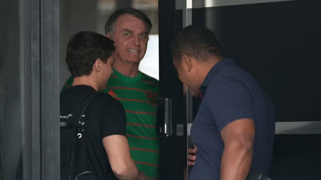 STF autoriza prisão domiciliar temporária para Bolsonaro por 90 dias. Prazo começa após saída do hospital.