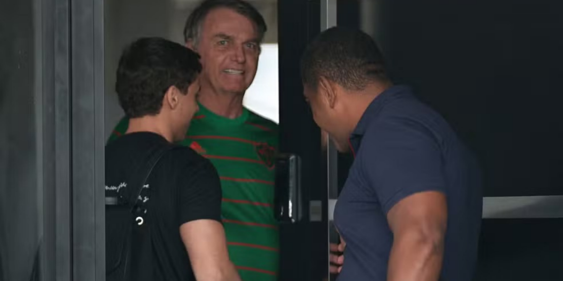 STF autoriza prisão domiciliar temporária para Bolsonaro por 90 dias. Prazo começa após saída do hospital.