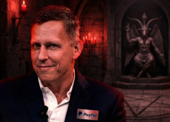 Debate sobre Anticristo e tecnologia promovido por Peter Thiel causa reação no Vaticano e levanta discussões globais.