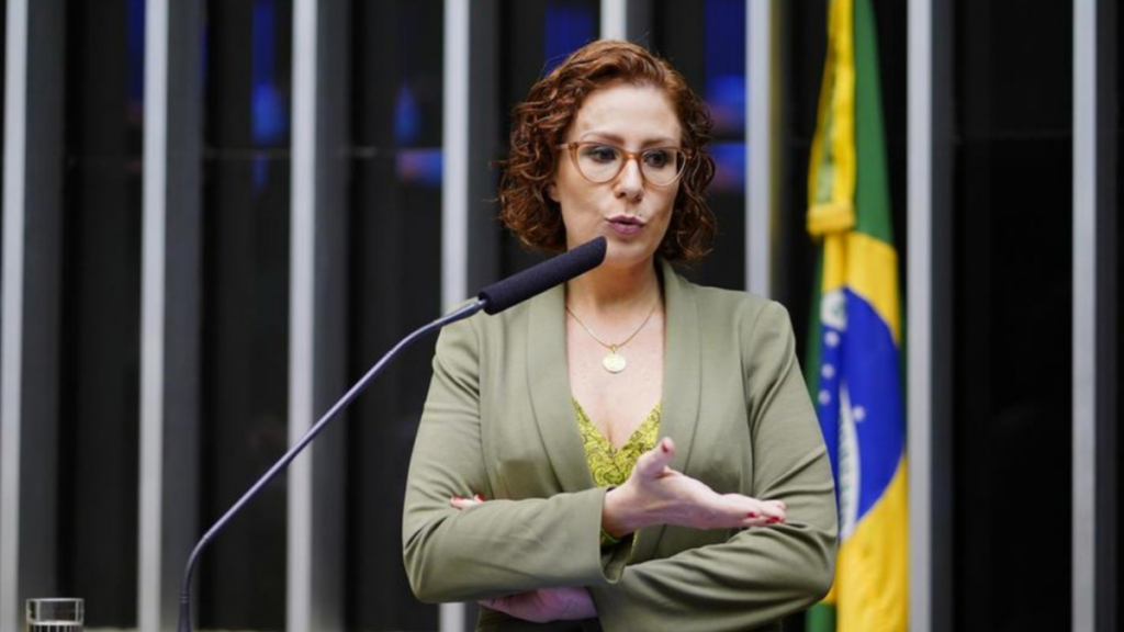Extradição de Carla Zambelli avança após decisão na Itália