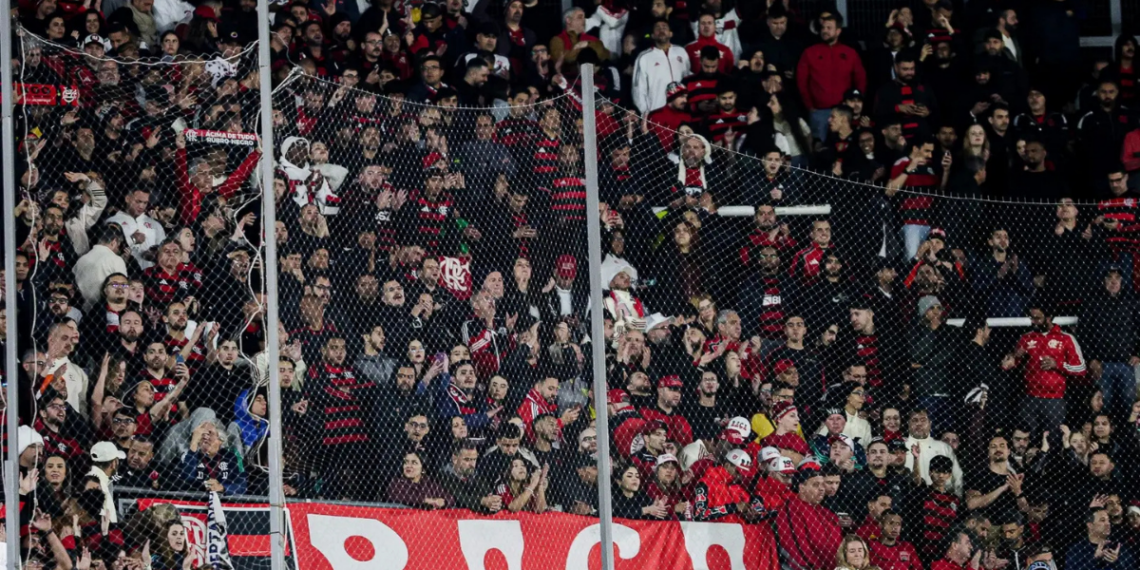 Ingressos para Flamengo x Bragantino já estão disponíveis. Veja valores, setor visitante e exigências para entrada.