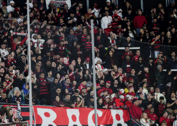 Ingressos para Flamengo x Bragantino já estão disponíveis. Veja valores, setor visitante e exigências para entrada.