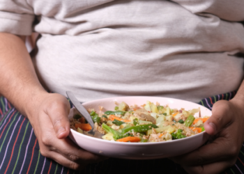 Obesidade no Brasil cresce rapidamente e especialistas alertam para a importância da prevenção desde a infância, com participação da família, escolas e políticas públicas.